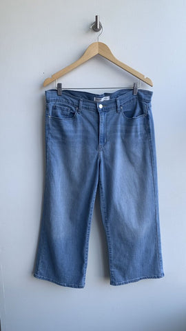 Pre-Owned Levi's Signature Light Wash Mid Rise Wide Leg Capri- Size X-Large (Estimated)