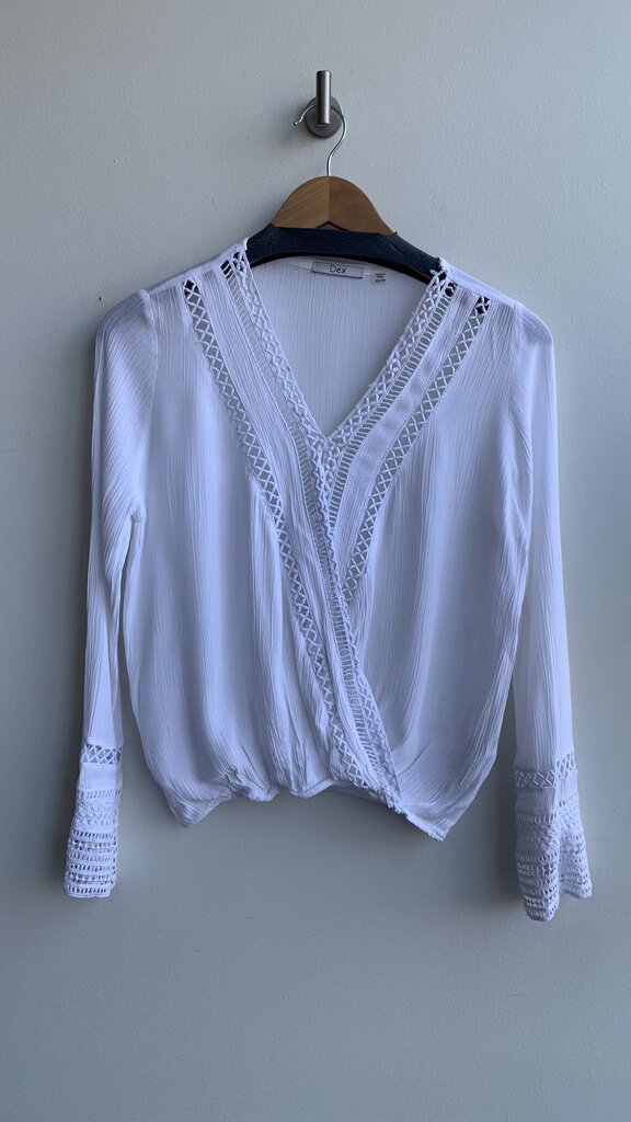 Pre-Owned Dex White Crochet Trim Long Sleeve Cinch Crossover Top- Size X-Small