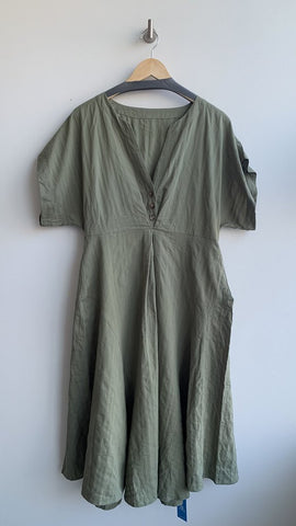 Pre-Owned Cupshee Green Cotton Notched V-Neck Midi Dress (NWT)- Size X-Large