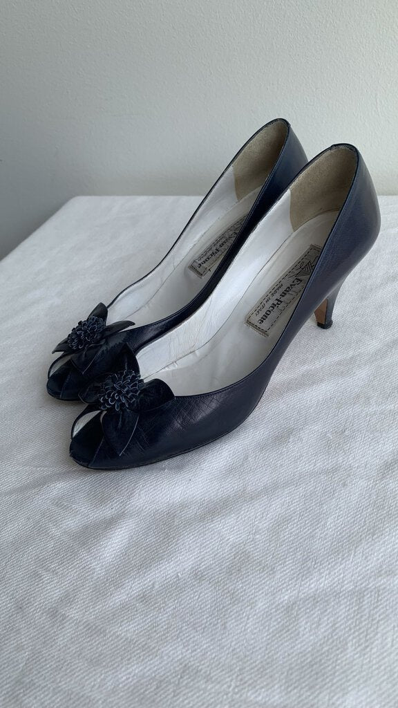 Pre-Owned Evan Picone Navy Floral Decal Peep Toe Leather Heels - Size 7.5