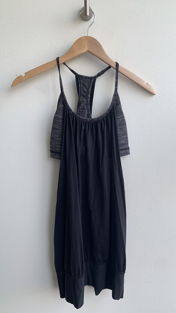 Pre-Owned Lululemon Black/Grey Textured Built-in-Bra Top - Size 8