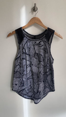 Pre-Owned Lululemon Black/White Abstract Mesh Shoulders Tank Top- Size Small (Estimated)
