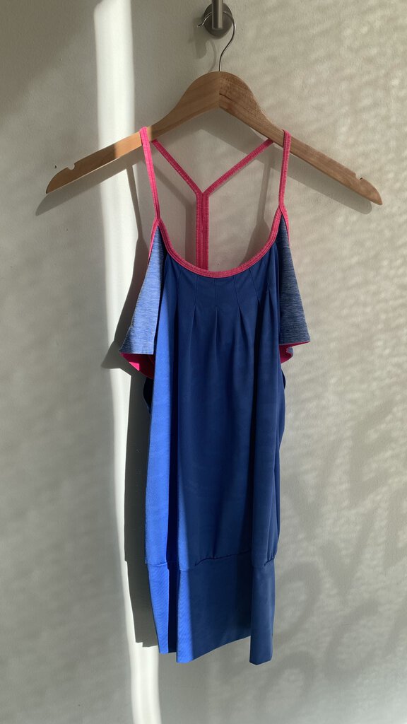 Pre-Owned The North Face Blue with Pink Detailing Under Bra Athletic Tank- Size Medium