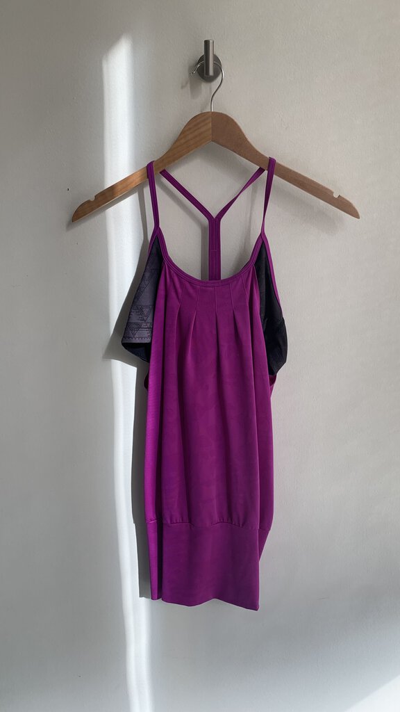 Pre-Owned The North Face Purple with Black Detailing Under Bra Athletic Tank- Size Medium