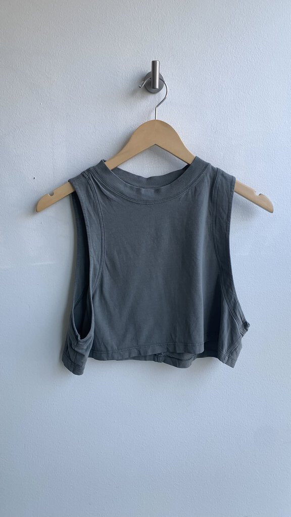 Pre-Owned Lululemon Green Cropped High Neck Tank - Size Small (Estimated)