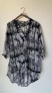 Pre-Owned Papillon Grey Printed High-Low 3/4 Sleeves Tunic- Size Medium
