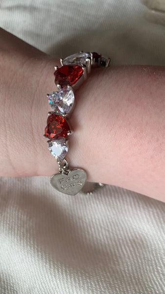 Pre-Owned Fifth Avenue Silver w/ Red/Clear Heart Stone Adjustable Bracelet