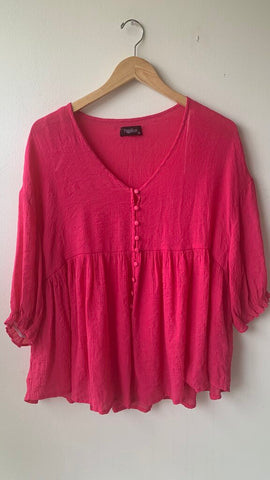 Pre-Owned Papillon Hot Pink Tiered Button Front 3/4 Sleeve Blouse - Size Medium