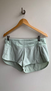 Pre-Owned Lululemon Light Sage Green Speed Up Running Shorts - Size 6