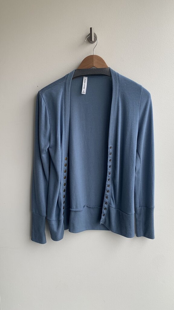 Pre-Owned Zenana Outfitters Blue Front Button Cardigan - Size Medium