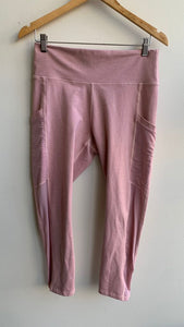 Pre-Owned Fabletics Soft Pink Mesh Panel Side Pockets Capri Legging- Size M/L (Estimated)