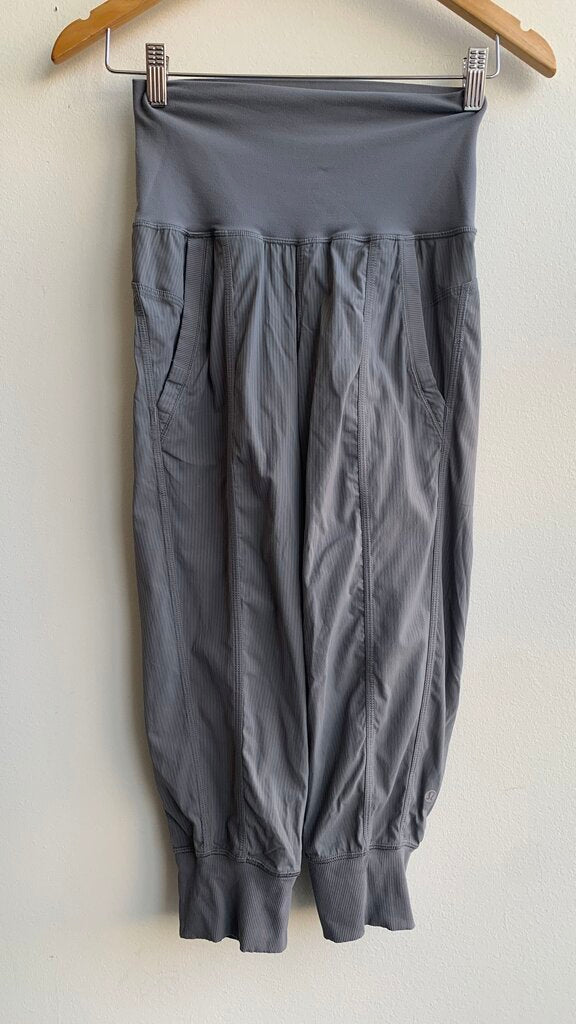 Pre-Owned Lululemon Grey Studio Joggers- Size 2