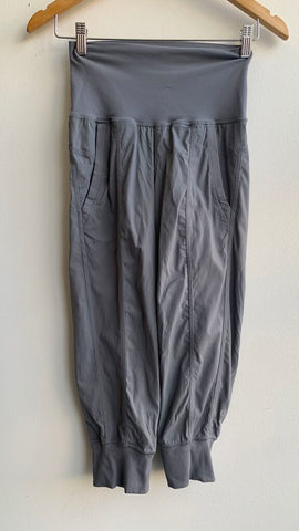Pre-Owned Lululemon Grey Studio Joggers- Size 2