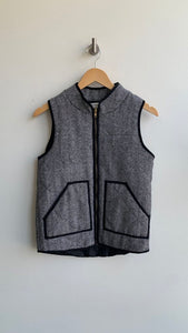 Pre-Owned Goodnight Macaroon Black/White Houndstooth Zip-Front Vest - Size Small