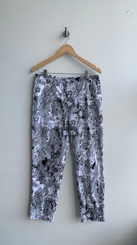 Pre-Owned Essentials by Sioni Grey/White Paisley Print Pants - Size 10