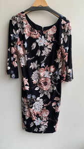 Pre-Owned Frank Lyman Black Floral with Bell Sleeves Dress - Size 8