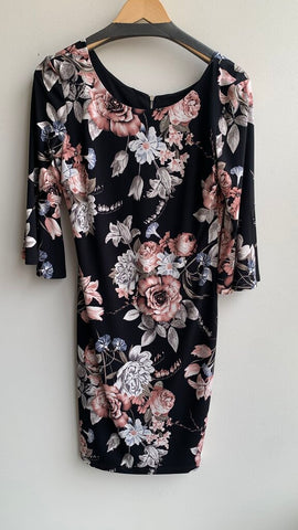 Pre-Owned Frank Lyman Black Floral with Bell Sleeves Dress - Size 8
