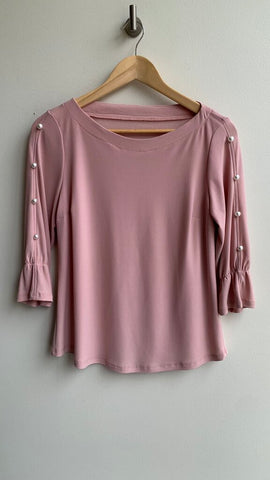 Pre-Owned Dusty Pink Boat Neck 3/4 Sleeve Pearl Decal Blouse- Size Small (Estimated)