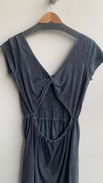 Pre-Owned RVCA Charcoal V-Neck Sleeveless Knot Back Open Dress- Size Medium