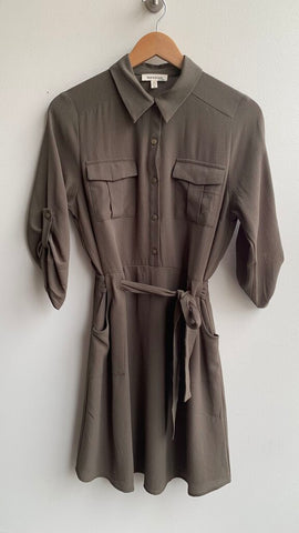 Pre-Owned Monteau Green Belted Wait 1/2 Button Front Collared Dress- Size Large