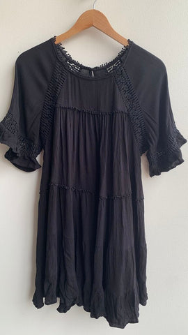 Pre-Owned Patrons of Peace Black Tiered Babydoll Dress - Size Large