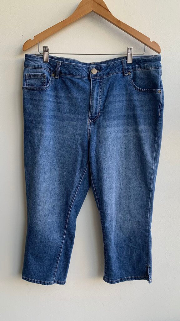 Pre-Owned D. Jeans Light Wash Skinny Capri Jeans - Size 16