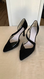 Pre-Owned Anne Klein Black Pointy Toe Cut-Out Heels - Size 7 (NIB)