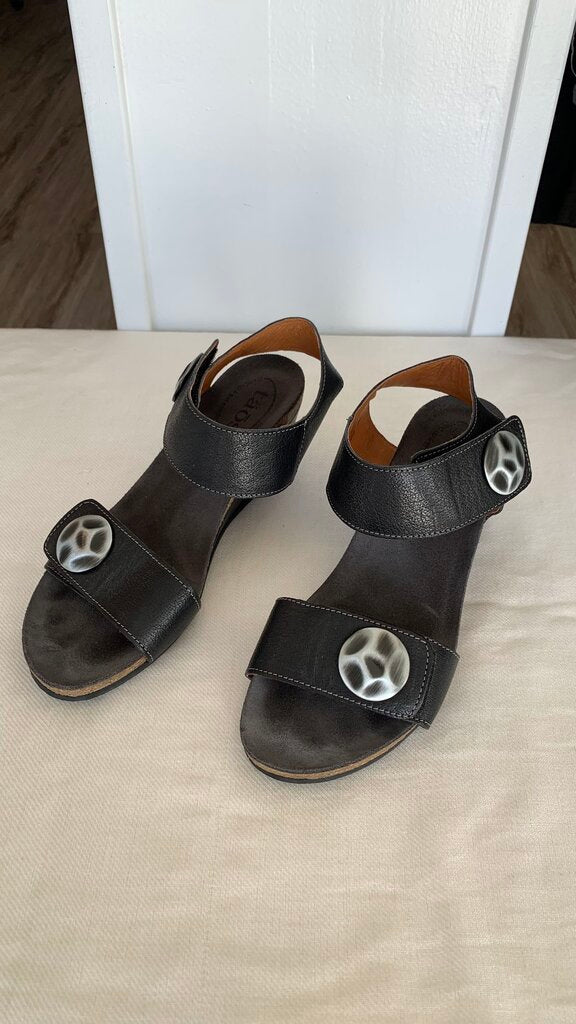 Pre-owned Taos Black Leather Two-Strap Wedges - Size 38