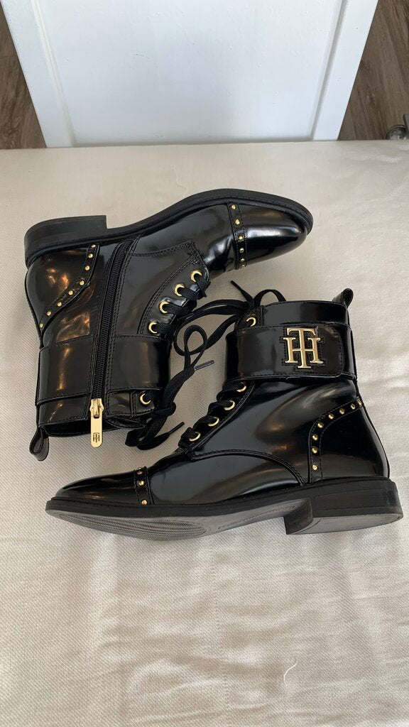 Pre-Owned Tommy Hilfiger Black Gold Hardware Rubberized Boots - SIze 7