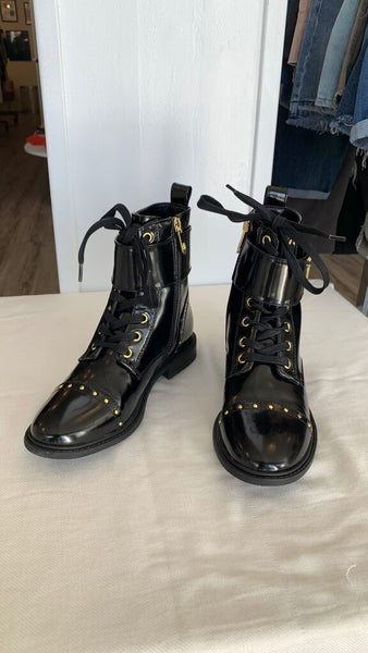 Pre-Owned Tommy Hilfiger Black Gold Hardware Rubberized Boots - SIze 7