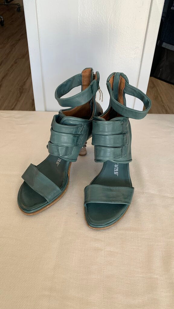 Pre-Owned A.S. 98 Green Open Toe Leather Ankle Strap Heels - Size 38 (NWT)