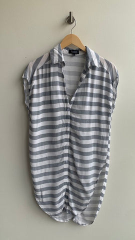 Pre-Owned Papillon White/Blue Stripe Button Front Short Sleeve Tunic - SIze Large