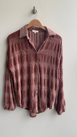 Pre-Owned Umgee Rose Textured Long Sleeve Button Front Shirt - Size Small