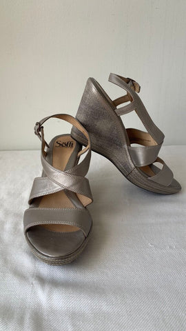 Pre-Owned Sofft Champagne Ankle Strap Wedge Sandal- Size 8