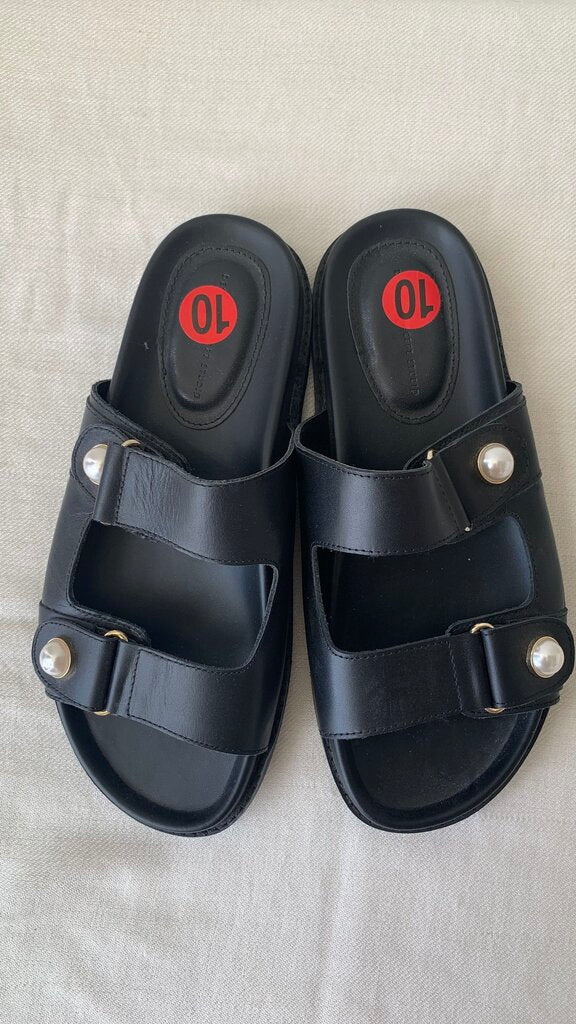 Pre-Owned Design Concepts Studio Black Double Strap Pearl Detail Slide Sandals- Size 10