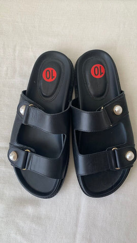 Pre-Owned Design Concepts Studio Black Double Strap Pearl Detail Slide Sandals- Size 10