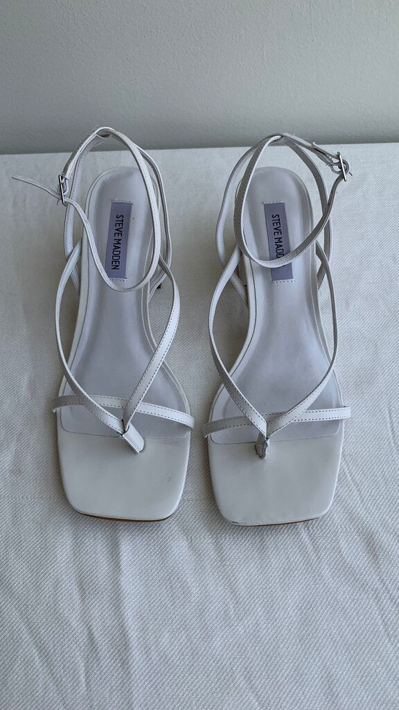 Pre-Owned Steve Madden White Strappy Toe Ankle Strap Heels - Size 9
