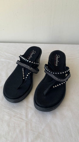 Pre-Owned Skechers Memory Foam Black Studded Thong Wedge Sandal- Size 8