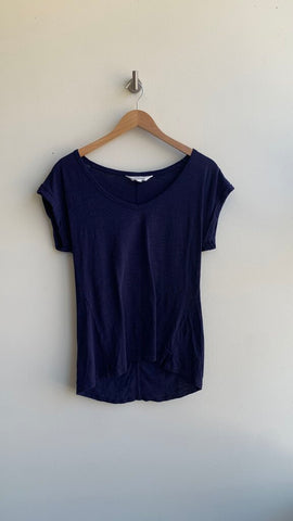 Pre-Owned Danskin Navy Cap Sleeve V-Neck T-Shirt- Size Medium