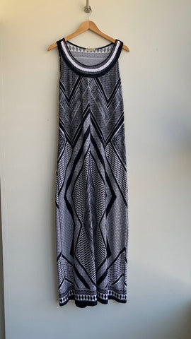 Pre-Owned Brochure Black/White Print Sleeveless Round Neck Maxi Dress- Size Medium