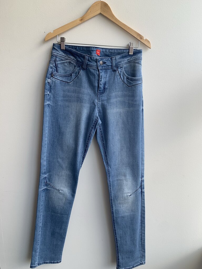 Pre-Owned Miss Captain Light Wash Pocket Detail Skinny Jean- Size 40 (Medium)