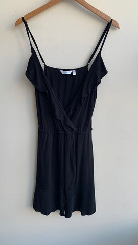 Pre-Owned La Vie en Rose Black Thin Strap Ruffle Front Dress - Size Medium