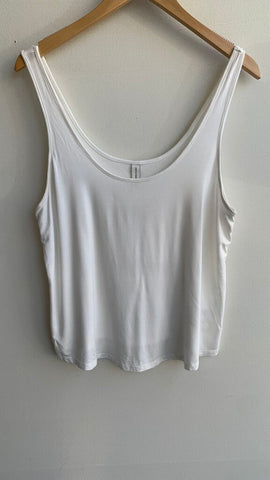Pre-Owned Gentle Fawn White Scoop Neck Tank - Size Medium