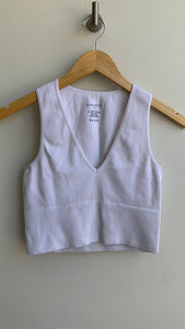 Pre-Owned Dynamite White Ribbed V-Neck Crop Top - Size Small