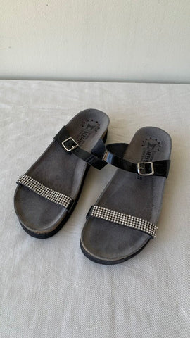 Pre-Owned Mephisto Black Patent Rhinestone Slip-On Sandals - Size 38