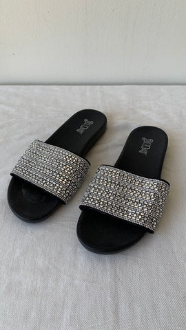 Pre-Owned Brash Silver Bejewelled Slid Sandals - Size 8.5