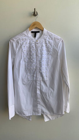 Pre-Owned BCBG Maxazria White Textured Open Back Button Front Blouse - Size Medium