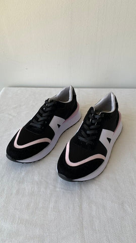 Pre-Owned MKS Black with White/Pink Accent Sneakers- Size 8