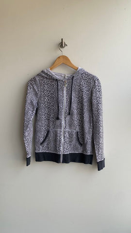 Pre-Owned Victoria's Secret White/Grey Leopard Print Zip Up Sweater- Size X-Small