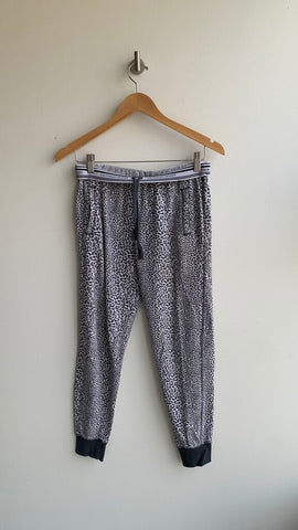 Pre-Owned Victoria's Secret White/Grey Leopard Print Drawstring Sweats- Size X-Small